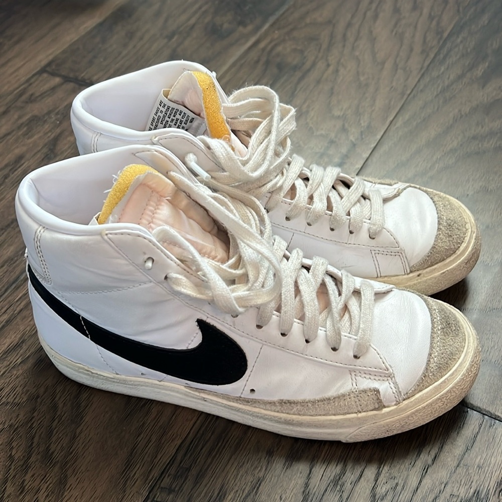 Women’s Size 7 Nike Blazers